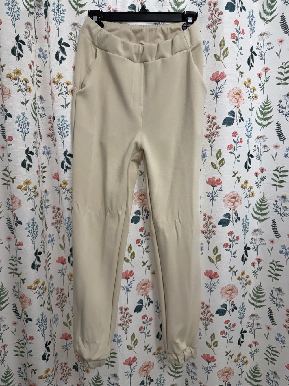Women’s Cream Stretch Jogger Pants